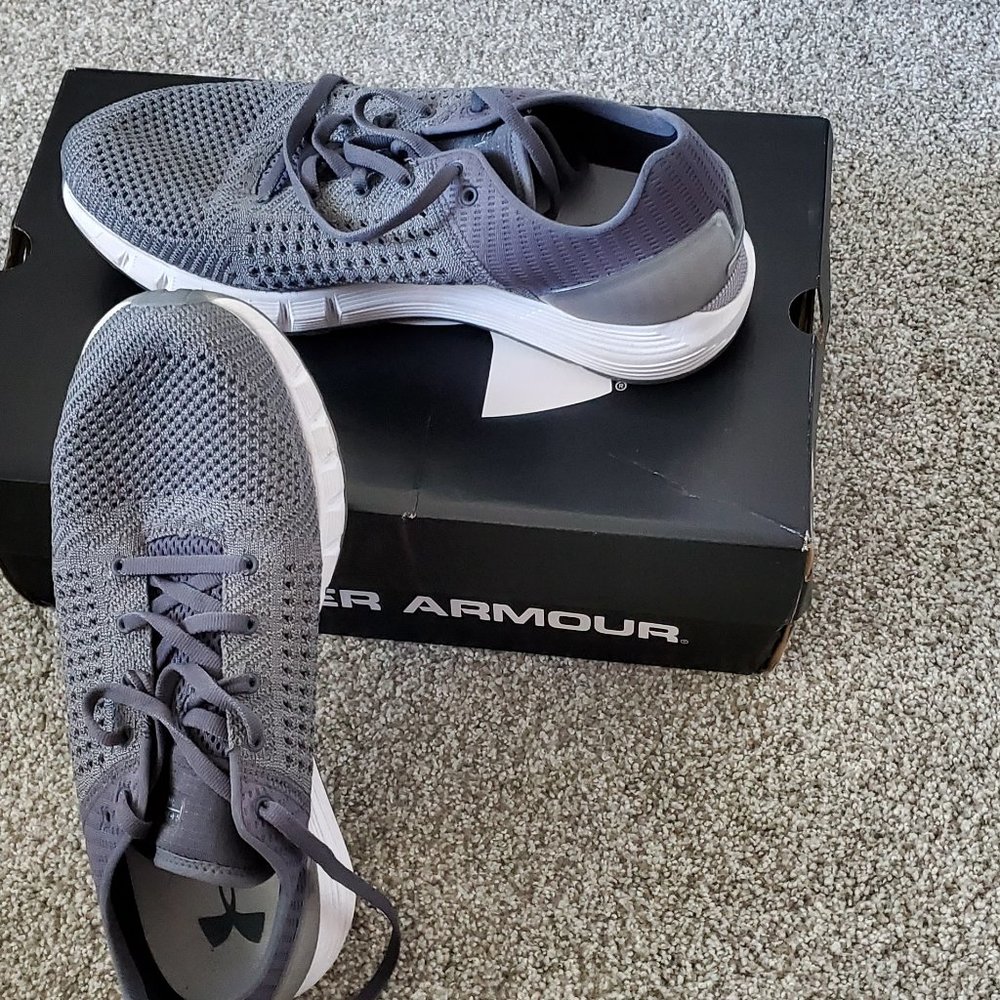 Under Armour Men's HOVR Sonic Running Shoe Size 9.5